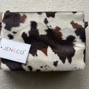 JEN & CO. Cowhide Haircalf Zipper Clutch - Brown & White